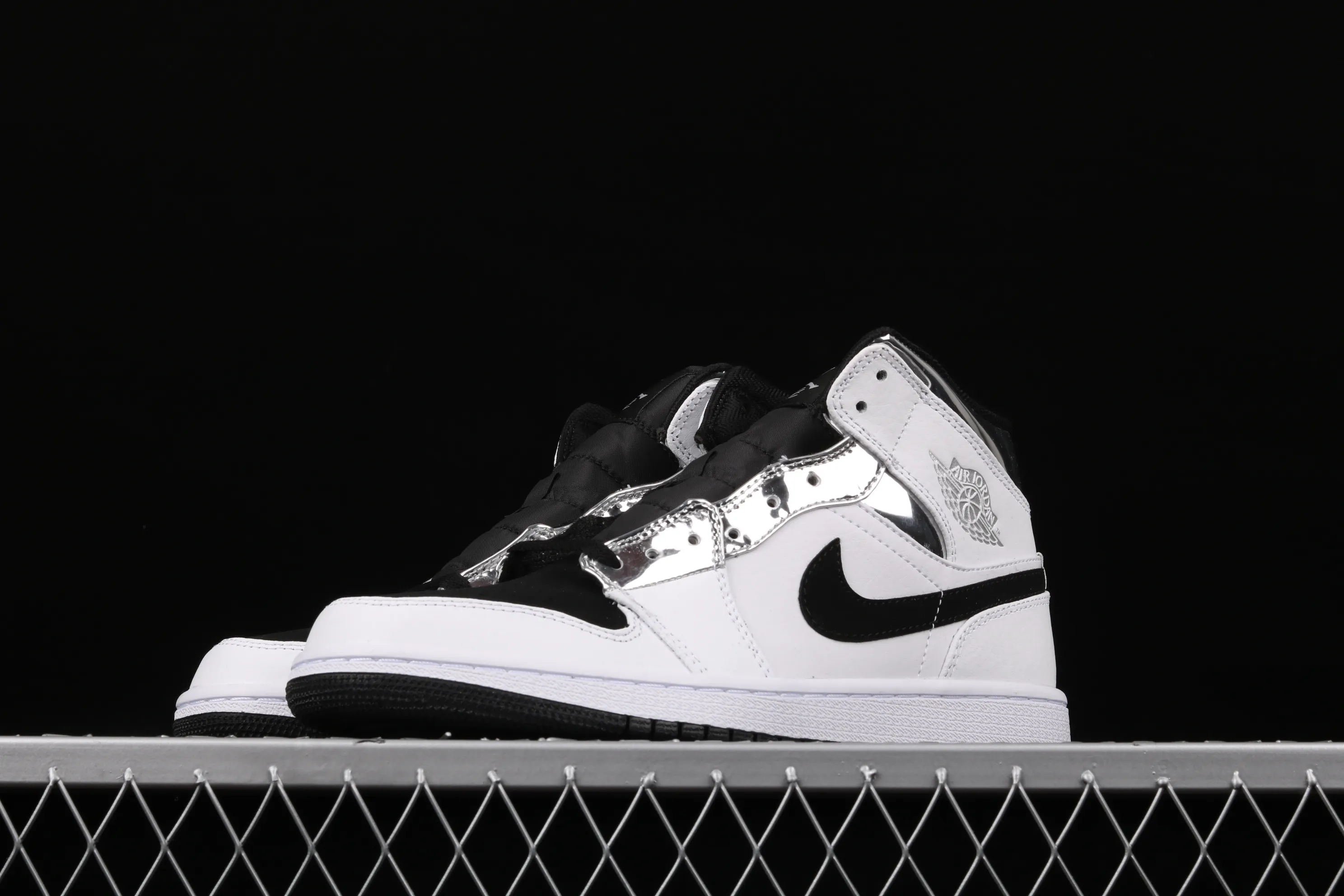 All categories Air Jordan Jordan series basketball shoes Air Jordan 1 Mid Air Jordan 1 Mid AJ1 Leonard Jr. Joe 1 black and white silver 554724-121